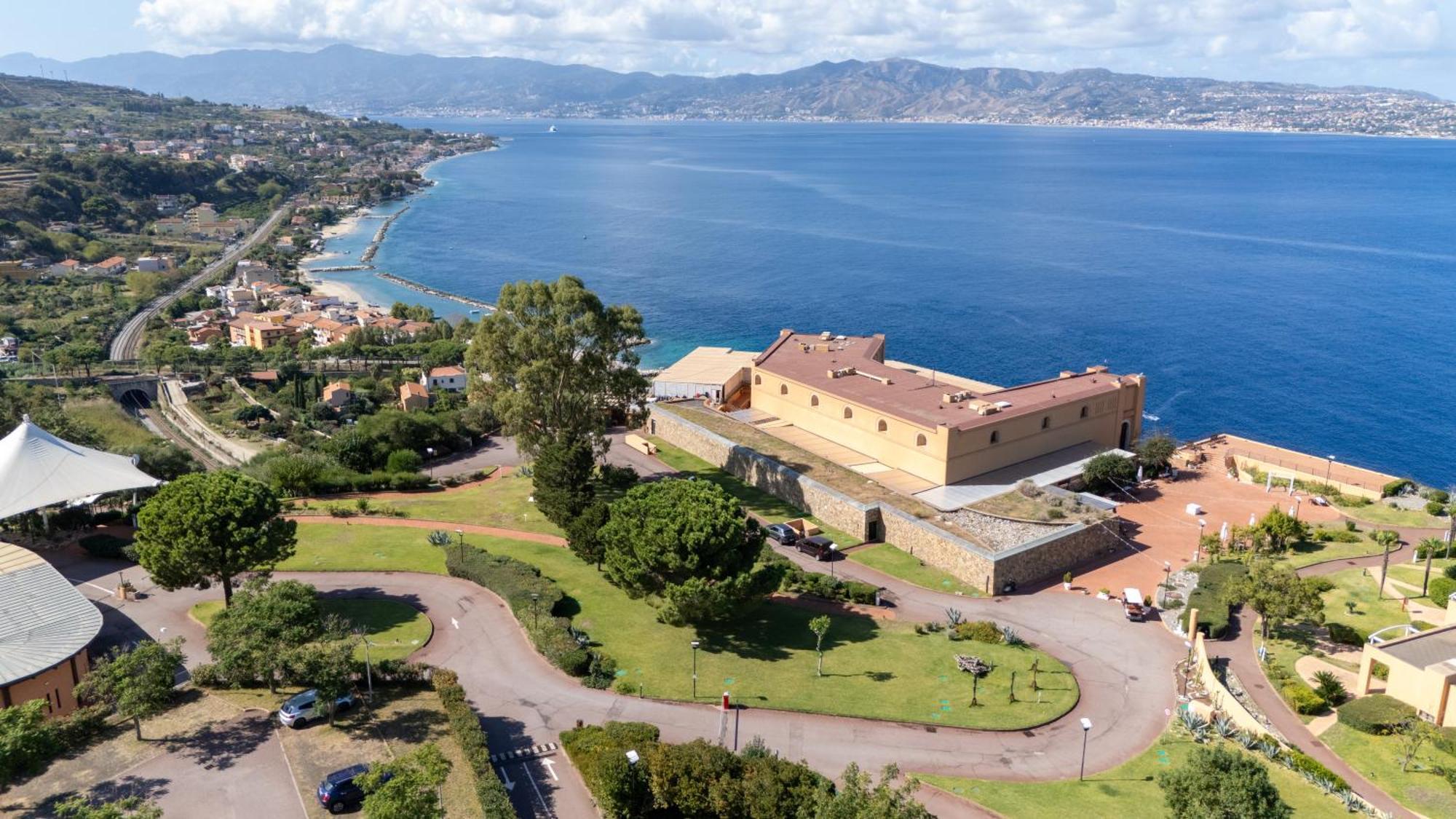 Altafiumara Resort & Spa Вилла-Сан-Джованни Экстерьер фото