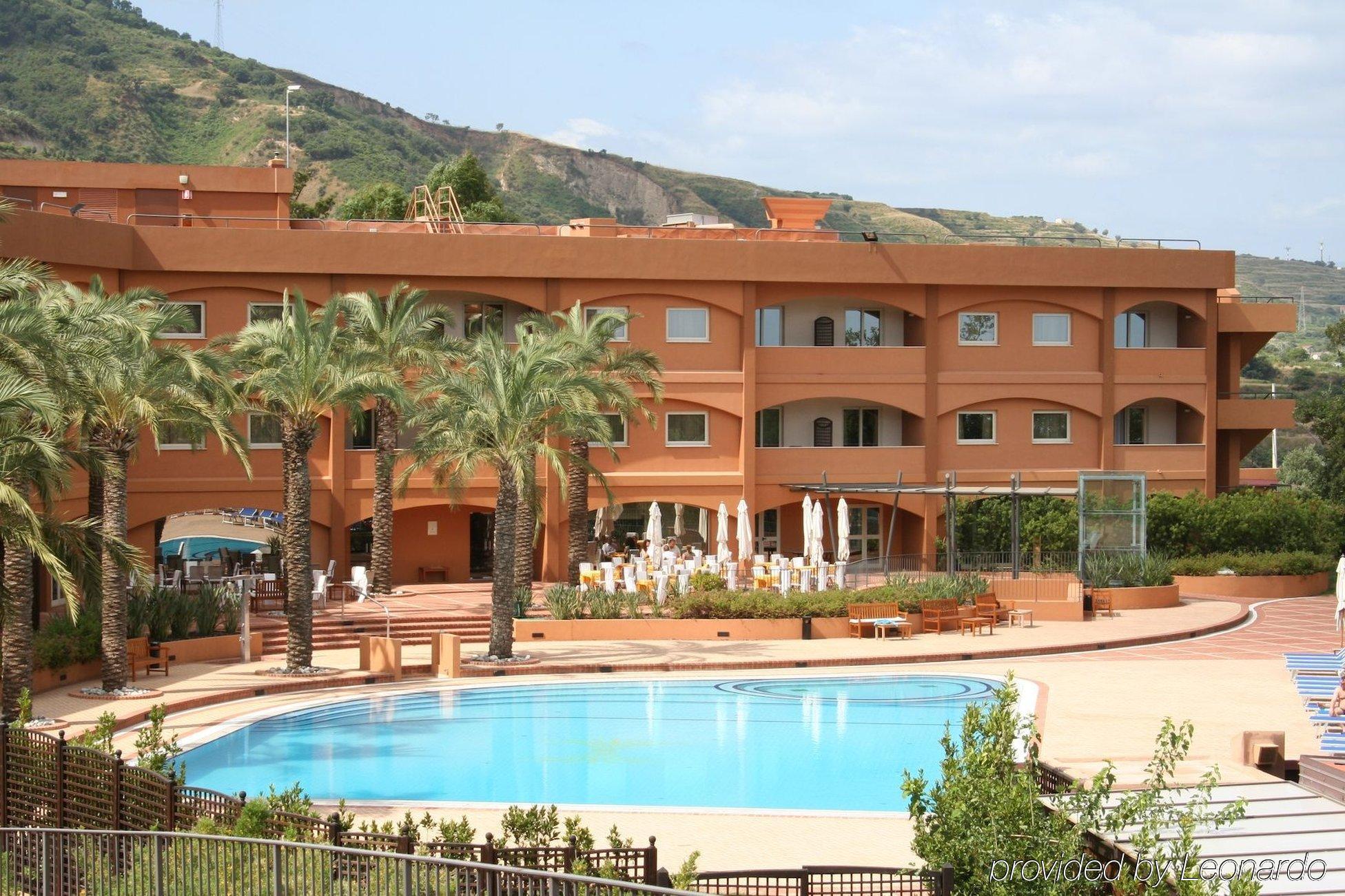 Altafiumara Resort & Spa Вилла-Сан-Джованни Экстерьер фото